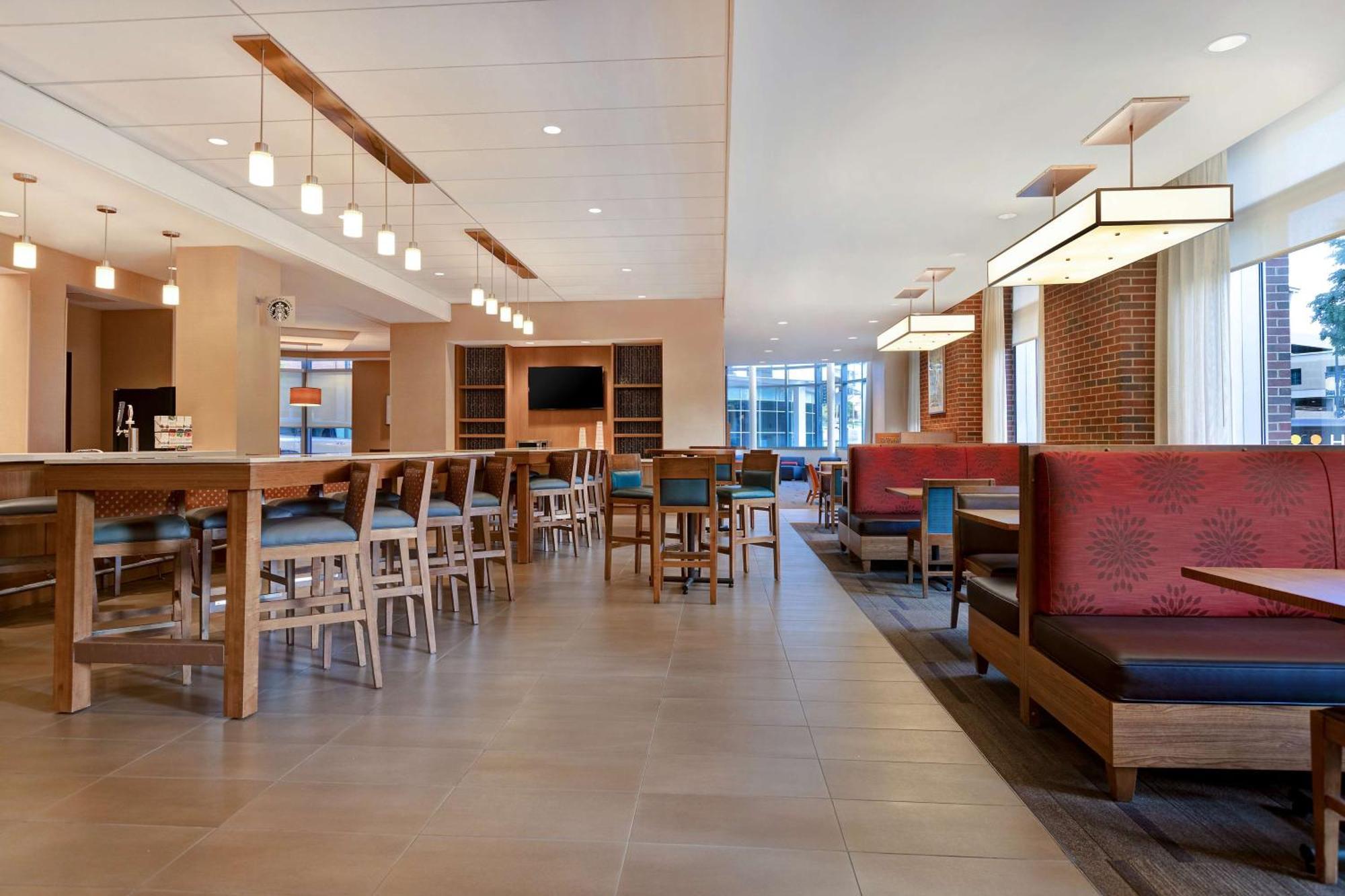 Hyatt Place Bloomington / Normal Exterior photo