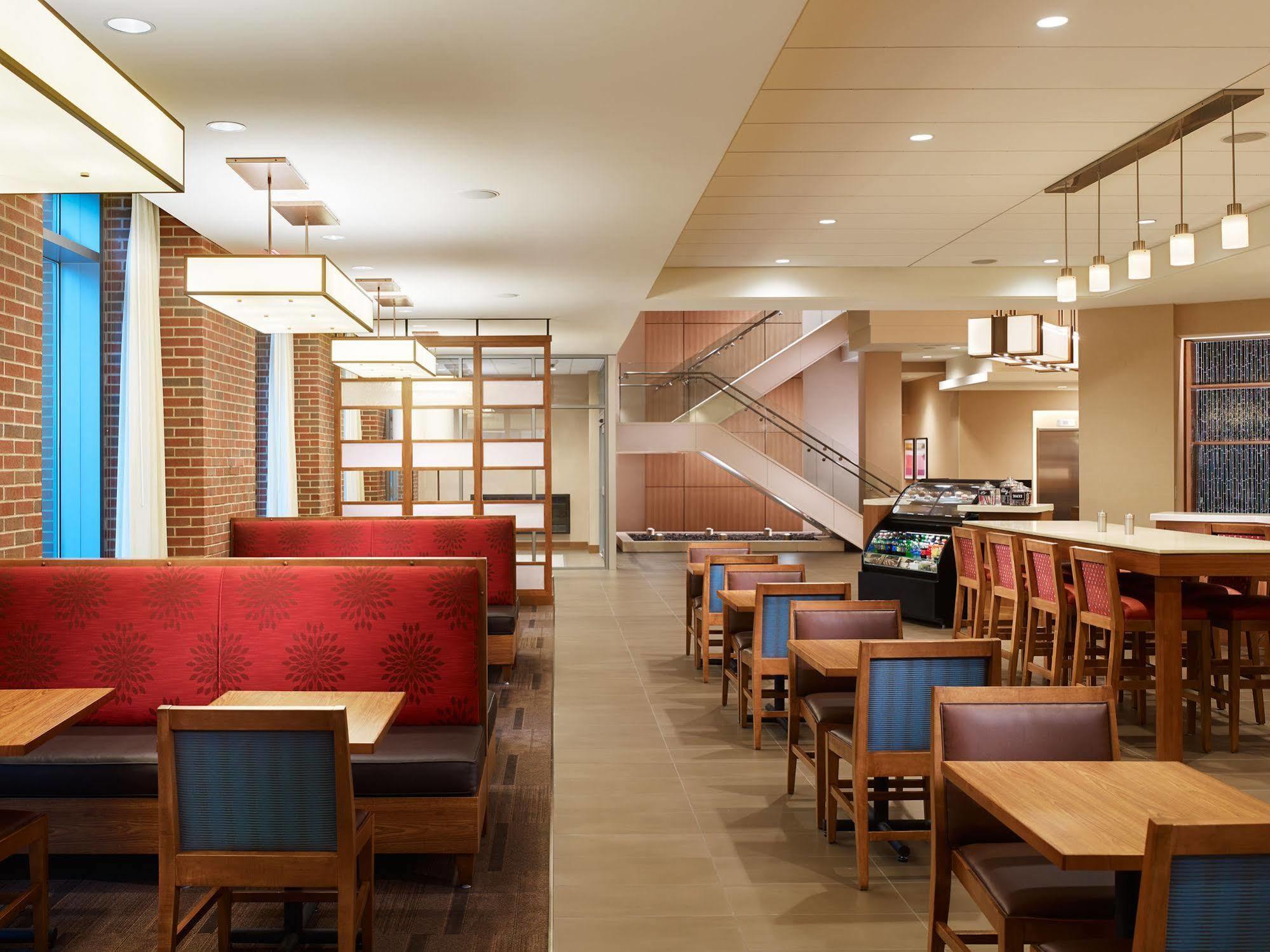 Hyatt Place Bloomington / Normal Exterior photo